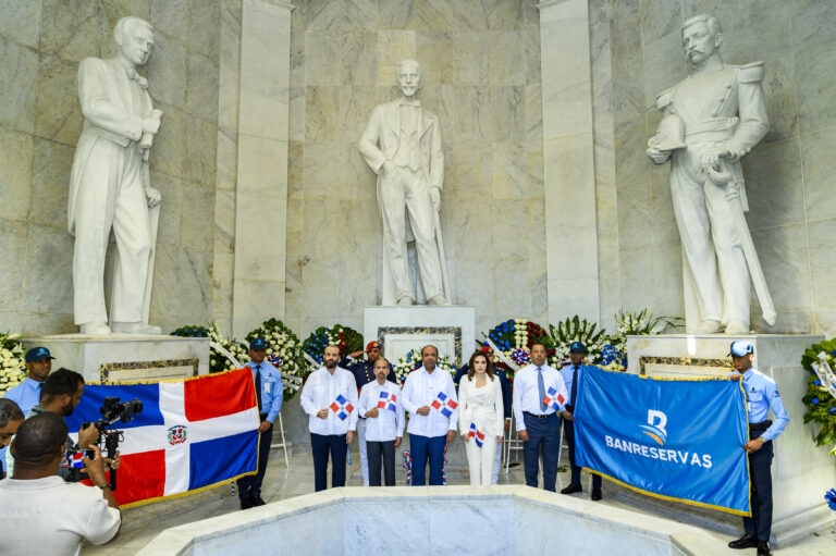 Banreservas honra a los héroes dominicanos en 180 aniversario de la independencia