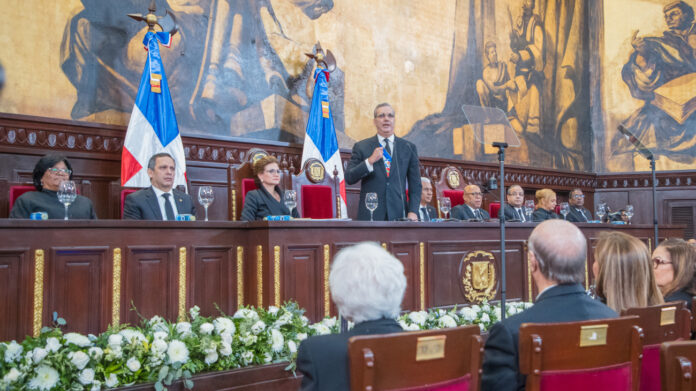 Abinader destaca zonas francas viven su mejor momento