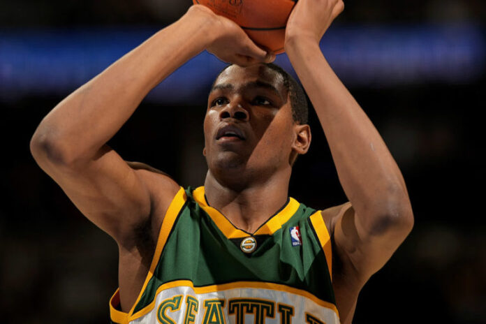 GettyImages-77610258-768x512 Kevin Durant sueña con resucitar a los Supersonics
