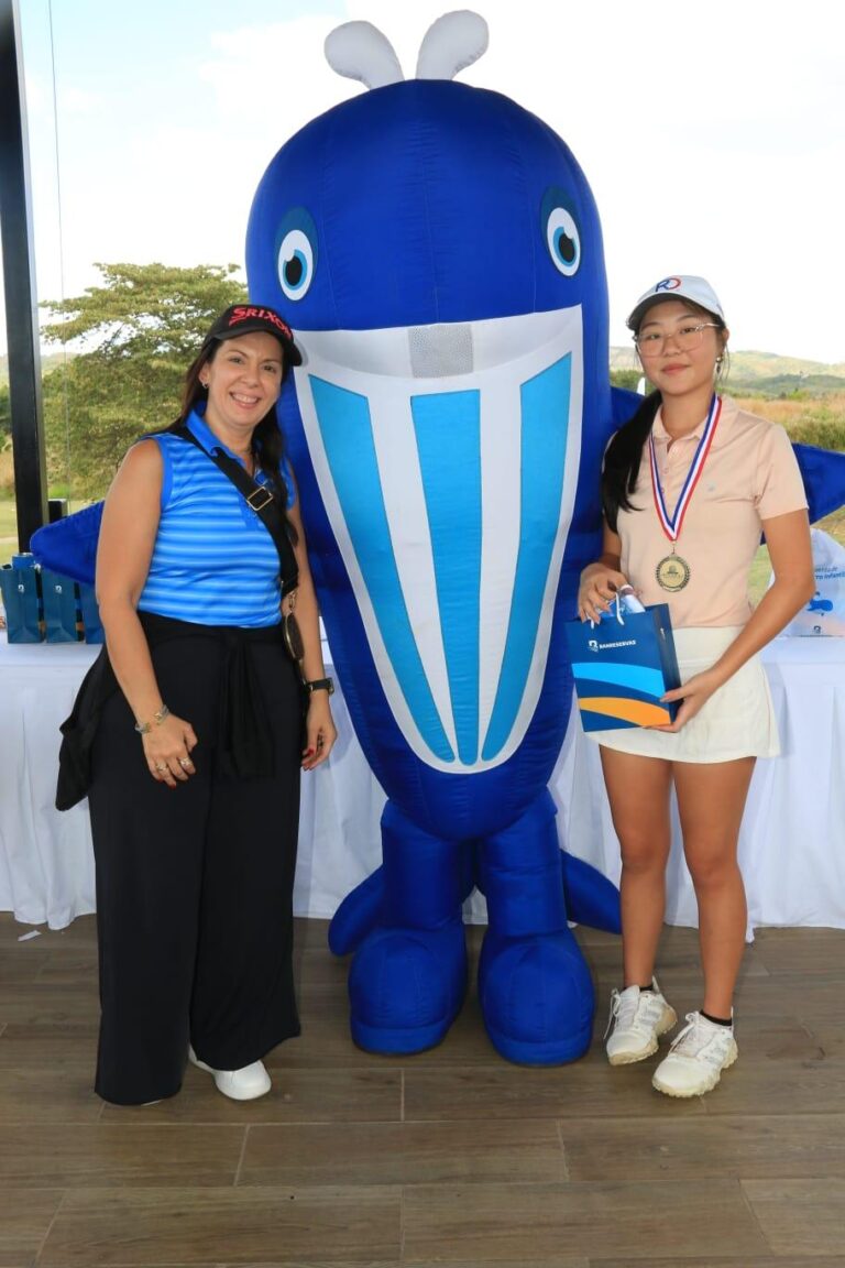 Camila Yoo y Sebastián Ramos ganan VI parada Tour Juvenil Fedogolf