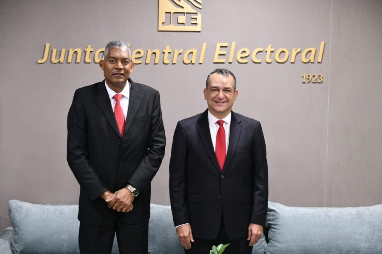 CODUE brinda apoyo al pleno de la Junta Central Electoral