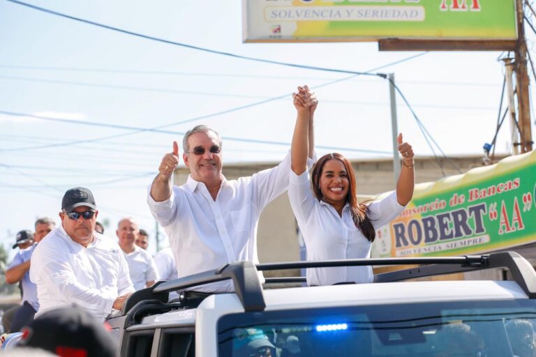 Abinader apoya a Betty Gerónimo en marcha caravana