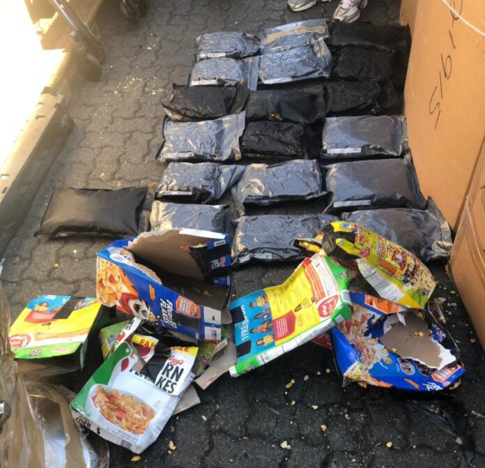 Incautan 19 paquetes de marihuana en tanque de comida