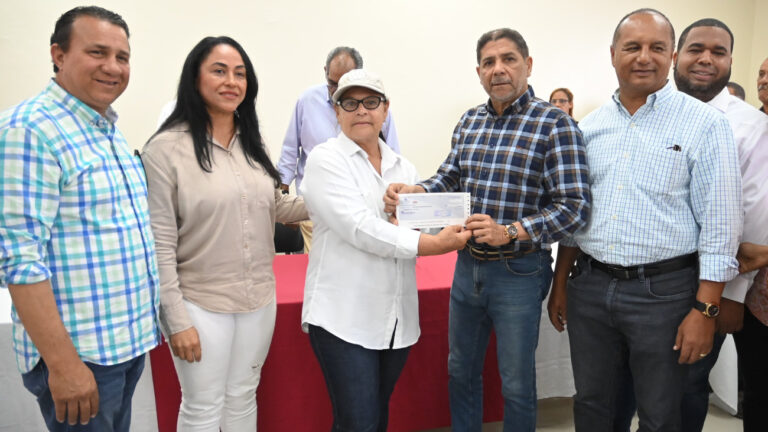 Abinader envía ayuda económica agricultores de Nagua