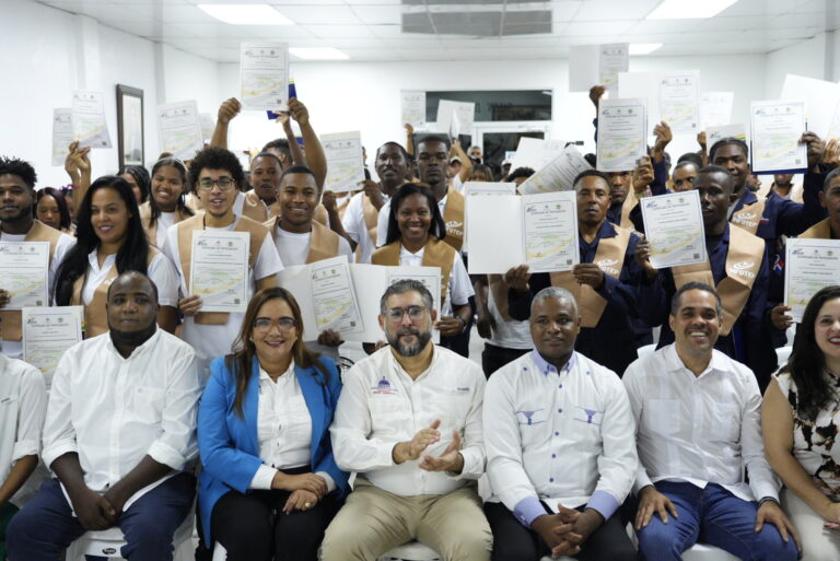 MMARN e Infotep certifican 144 guardaparques y guías