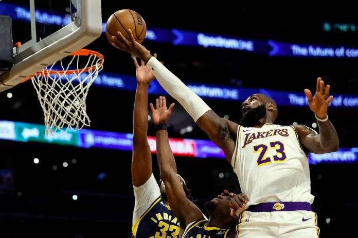 6601058cc8a23 Los Lakers ganan festival ofensivo ante Indiana