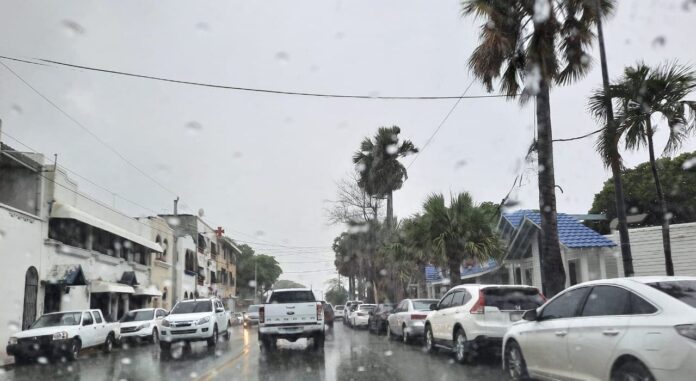 Algunos aguaceros locales hacia el interior
