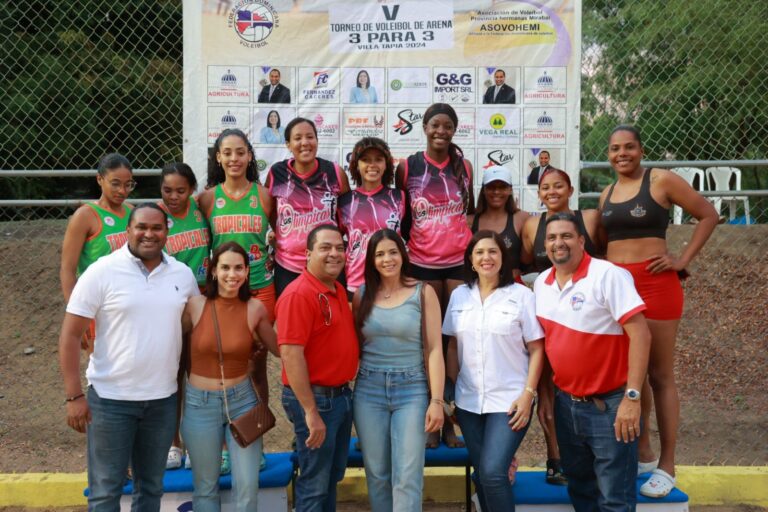 “Las Olímpicas” ganan torneo de arena “Villa Tapia 2024”