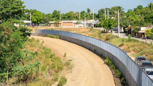 Ministro de Defensa recorre por tierra frontera domínico-haitiana