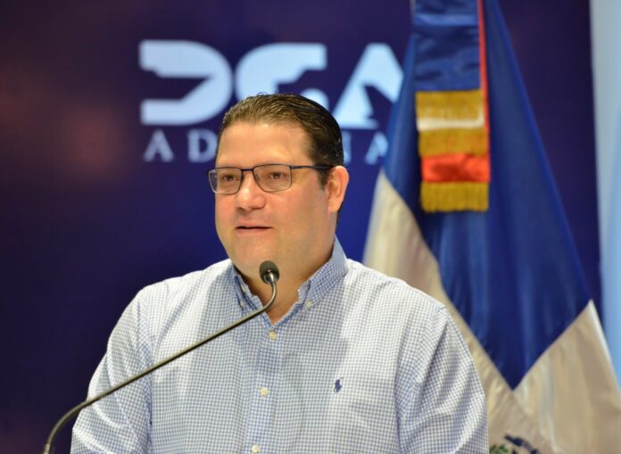 Aduanas Celebra Aumento en Recaudo y Reconocimiento a su Director