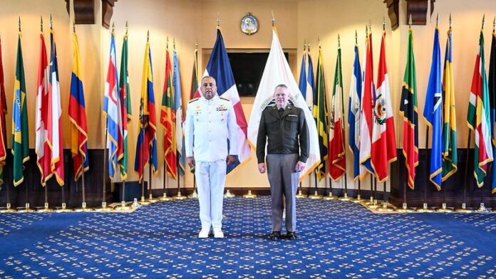 Vicealmirante Lee Ballester aborda la seguridad en el Caribe