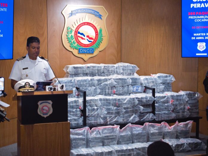 WhatsApp Image 2024-04-30 at 11.16.50 AM Incautan 395 Paquetes de Presunta Cocaína