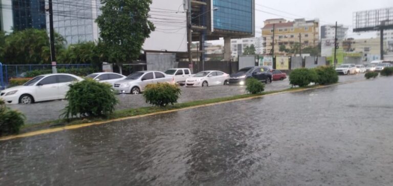 Hoy continuarán las lluvias por efecto de la vaguada