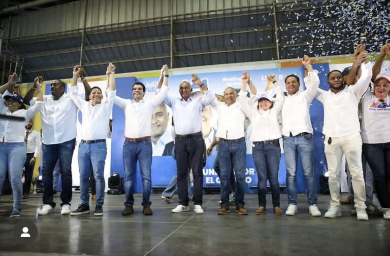 el diputado Luis Baez endosa apoyo a Julito Fulcar