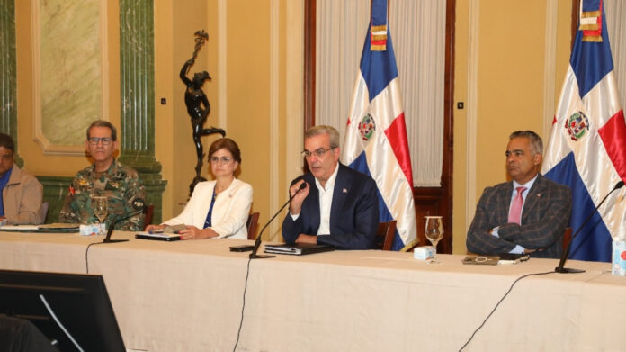 Reunión de Emergencia Presidida por el Presidente Luis Abinader