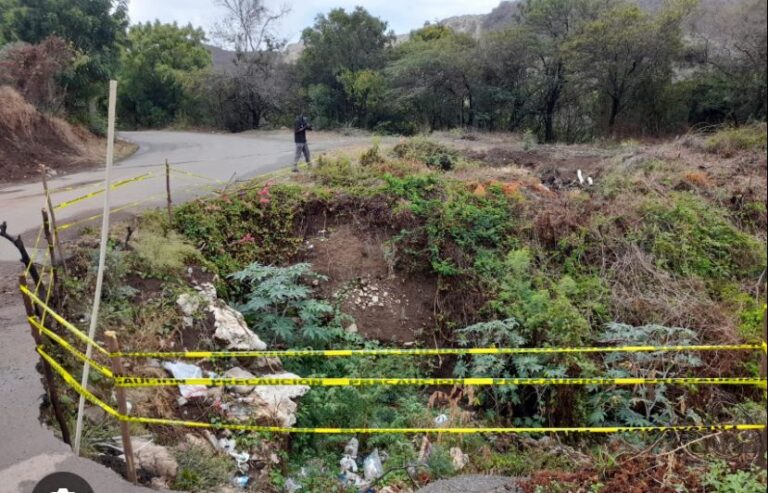 Aun sin resolver mal estado de tramo carretero en Rio Arriba