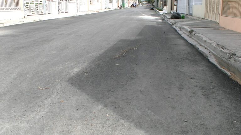 Culminan asfaltado en sector Altos de Guazuma de Baní