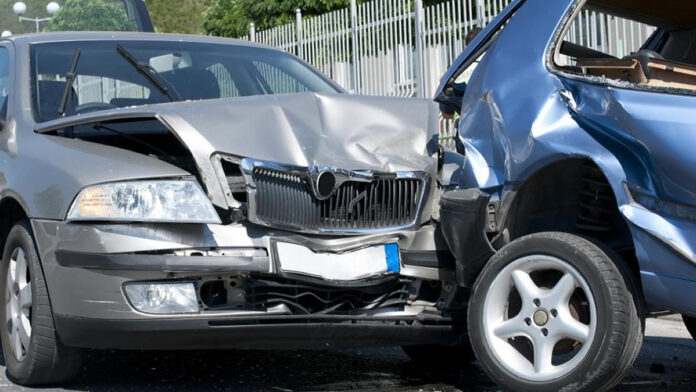 ChoquedeAtras1200 Accidente deja dos fallecidos y tres heridos en Carretera Sánchez