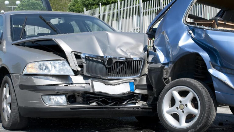 Accidente deja dos fallecidos y tres heridos en Carretera Sánchez