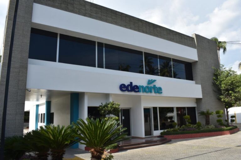 Intento de incendio en oficina de Edenorte resulta en arresto de dos personas