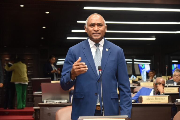 Legisladores aprueban proyecto de ley que declara a Baní capital del mango