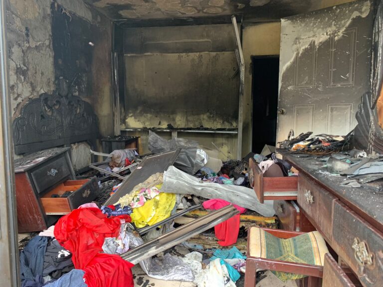 Familia pierde gran parte de sus ajuares en incendio producido por fallas eléctricas