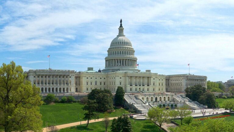 Columnista Estadounidense critica propuesta de Ley de "Near-Shoring"