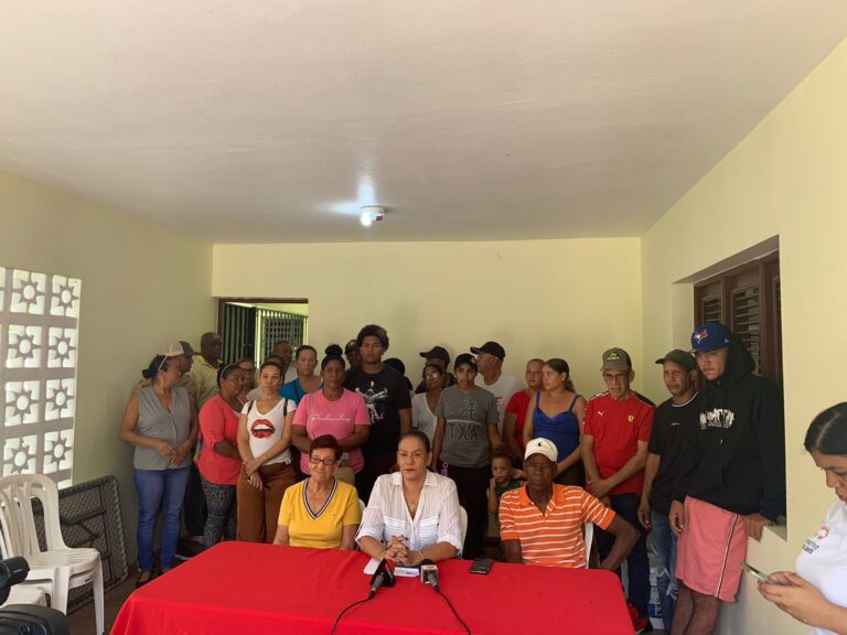 Ex directora del Distrito Municipal de Villa Fundación niega acusaciones hechas por director actual