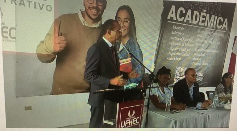 Universidad UFHEC campus Bani recibe cientos estudiantes este año