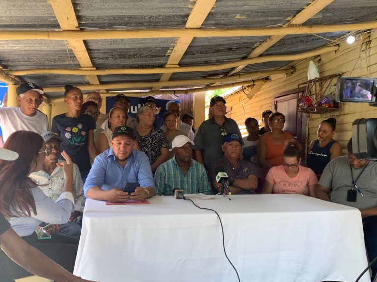 Comité político del PRM en Villa Fundación expulsa varios miembros de la entidad política