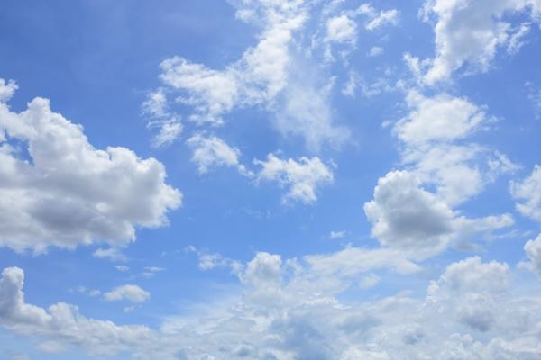 Nubes dispersas en gran parte del país