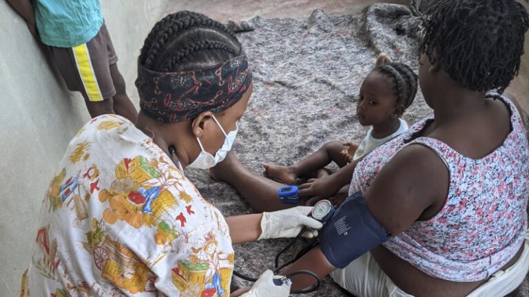 Aumentan consultas y atenciones de emergencia a haitianos