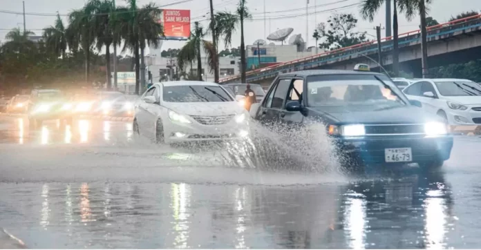 Aguaceros locales y tronadas en la tarde