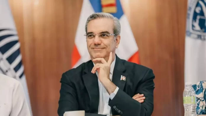 Abinader expresa preocupación por resultados de elecciones en Venezuela