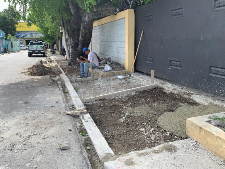 Comunitario refiere sobre obras que realiza ayuntamiento de Baní en el 30 de mayo