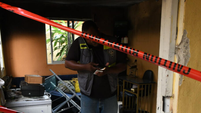 Hombre mata a su esposa y provoca explosión en Cristo Rey