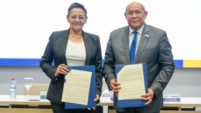 Infotep y ARP firman acuerdo para la reinserción de privados de libertad