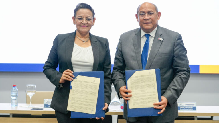 Infotep y ARP firman acuerdo para la reinserción de privados de libertad