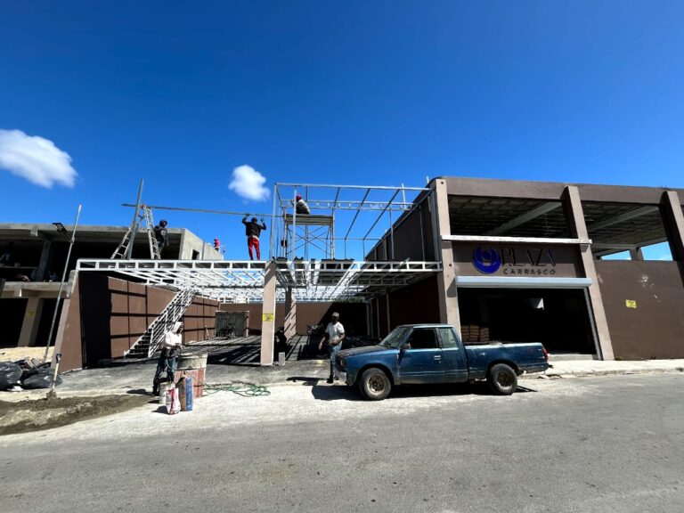 Alcaldía de Baní paraliza proyectos de construcción que no cuentan con permisos de uso de suelo