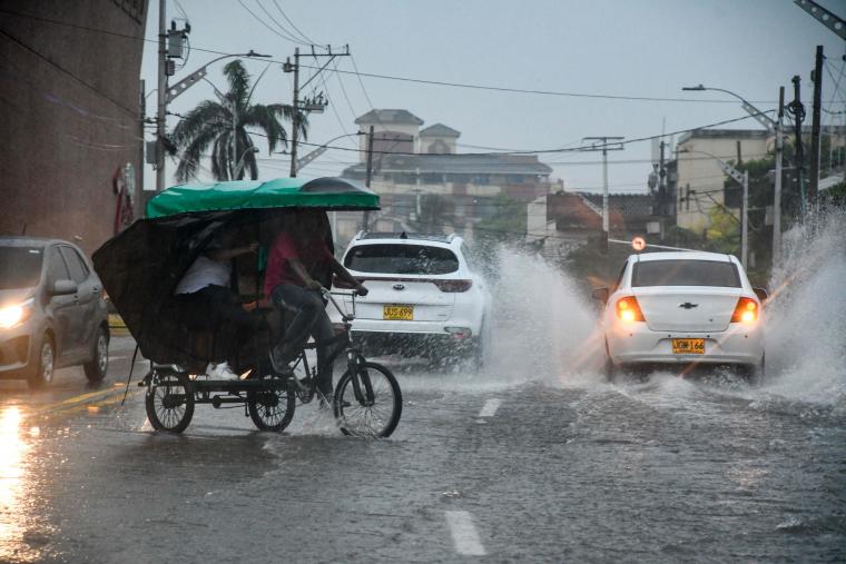 Aguaceros por tormenta Ernesto