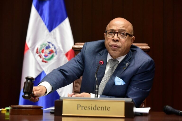 Pacheco reasume la Presidencia de la Cámara de Diputados