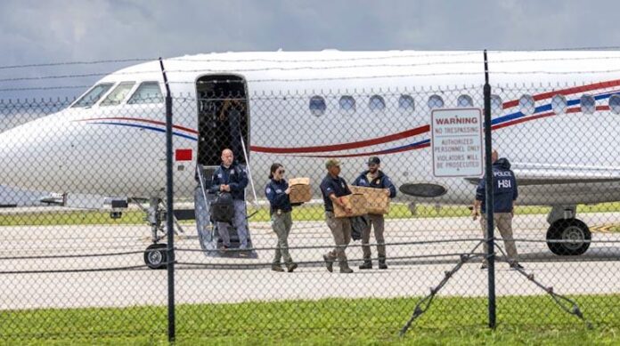 Estados Unidos confisca avión de Nicolás Maduro en RD