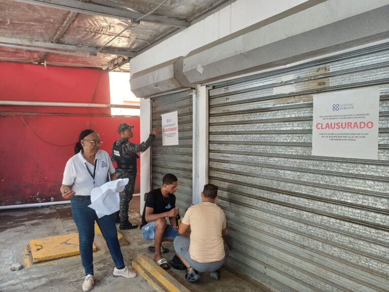 Clausuran negocio en Los Alcarrizos por contaminación sónica