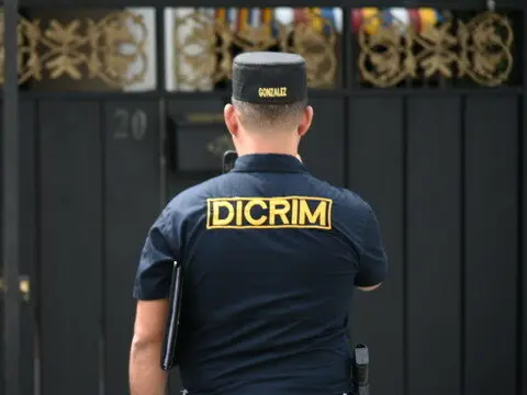 Capturan a Jones Pierre, acusado de asesinar a su pareja