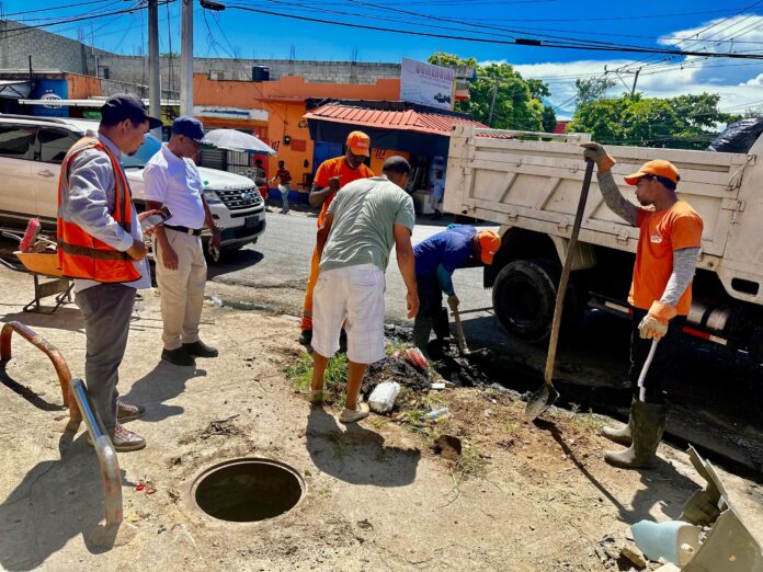 Policía Comunitaria realiza operativo para resolver problemáticas en Villa Consuelo