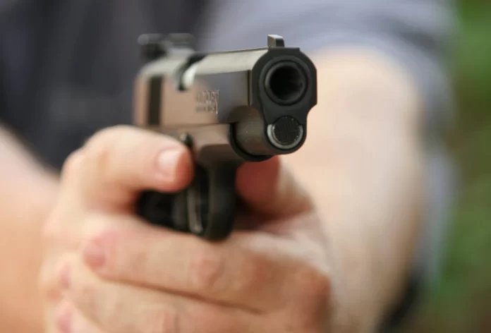 Dos presuntos delincuentes heridos de bala tras intento de robo en La Romana