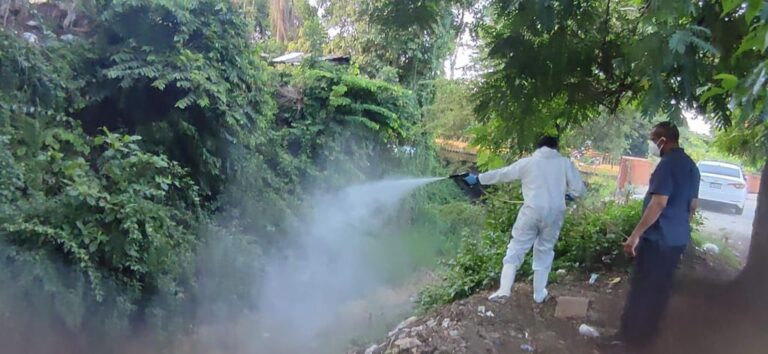 Salud Pública intensifica jornadas de fumigación y desinfección en Mao
