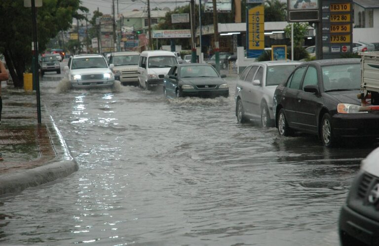 Aguaceros por vaguada en gran parte del país