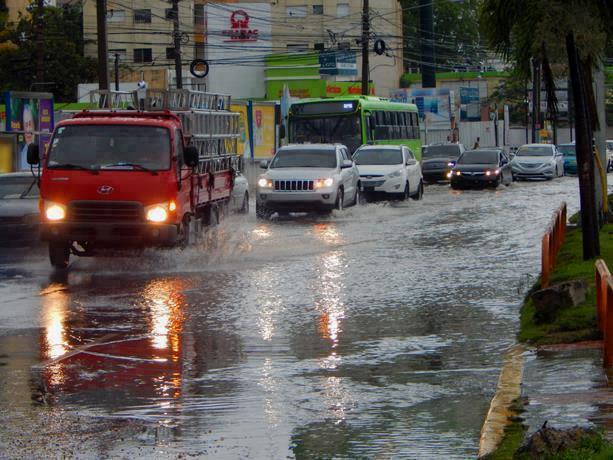 Vaguada continúa provocando lluvias en República Dominicana