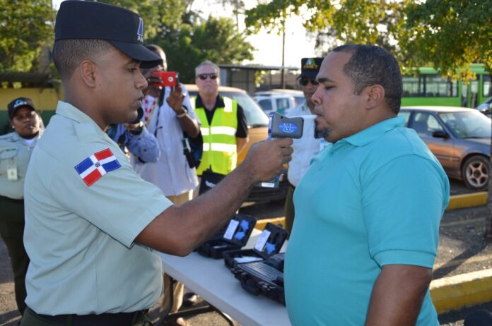 Reintroducen alcoholímetros para fortalecer seguridad vial en RD